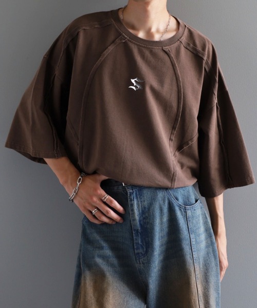 ANEDIST（アンディスト）の「オーバーダイメタルロゴTシャツ（Tシャツ/カットソー・メンズ・ブラウン/ブラック・L/M）」の2枚目の写真
