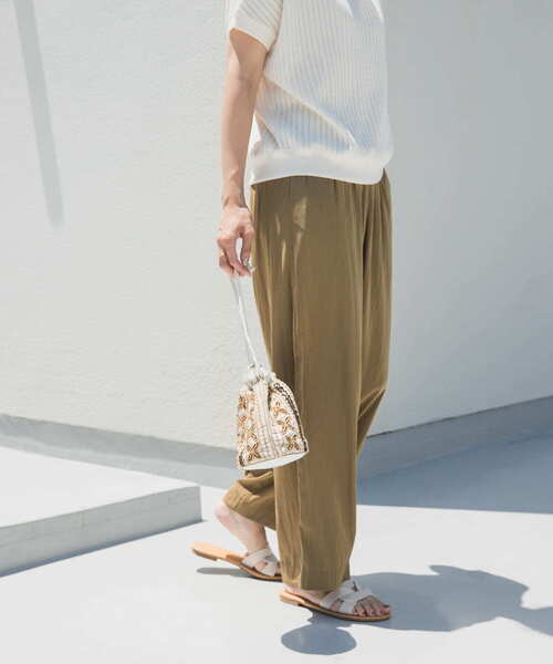 URBAN RESEARCH DOORS（アーバンリサーチドアーズ）の「『UVカット/接触冷感/吸水速乾』ドライタッチリラックスパンツ（その他パンツ・レディース・ブラック/カーキ/モカ・MEDIUM/SMALL）」の6枚目の写真