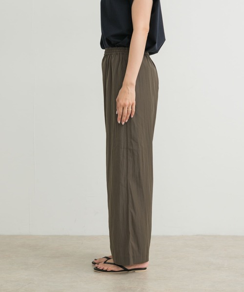 URBAN RESEARCH DOORS（アーバンリサーチドアーズ）の「『UVカット/接触冷感/吸水速乾』ドライタッチリラックスパンツ（その他パンツ・レディース・ブラック/カーキ/モカ・MEDIUM/SMALL）」の9枚目の写真