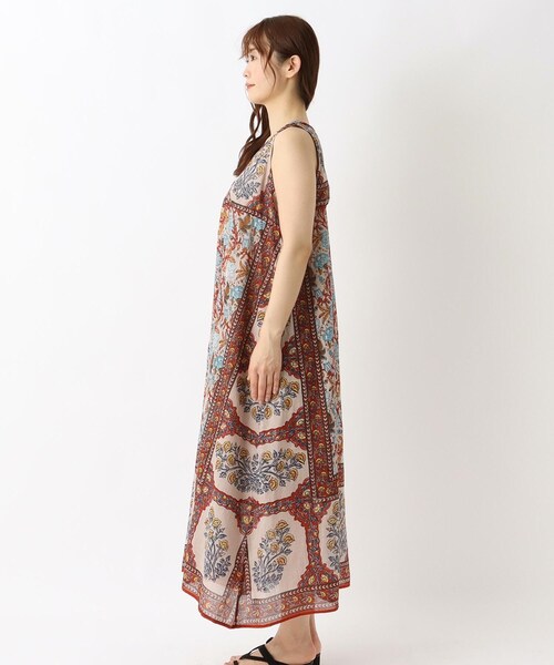one'sterrace(ワンズテラス)の「リゾート ノースリーブワンピース(ワンピース・レディース・ブルー系その他7/グレー系4/ベージュ系8・02)」の5枚目の写真