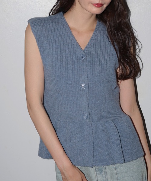 【riri♡さま専用】⭐︎kolor⭐︎vネックニットベスト LILY BROWN（リリーブラウン）の「金釦Vネックニットベスト（ニット