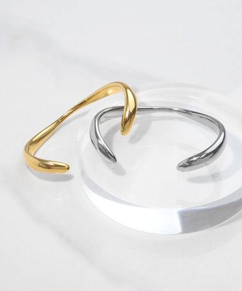 blackdia ocean（ブラックダイヤオーシャン）の「blackdia ocean ウェーブバングル（バングル/リストバンド・レディース・シルバー/ゴールド・FREE）」の3枚目の写真