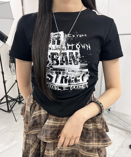 Figments(フィグメンツ)の「2ライングラフィックT(Tシャツ/カットソー・レディース・ホワイト/ブラック・FREE)」の1枚目の写真