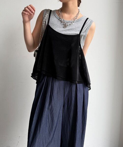 DouDou(ドゥドゥ)の「【WEB限定】メッシュベロアキャミ(Tシャツ/カットソー・レディース・ブラック/グレイッシュベージュ・FREE)」の2枚目の写真