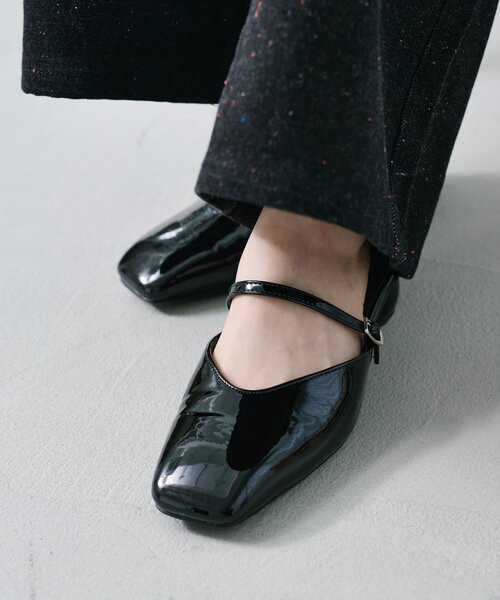 Kastane（カスタネ）の「【オケージョン対応】ラウンドヒールストラップパンプス（パンプス・レディース・ブラック/ダークブラウン・36/37/38）」の3枚目の写真