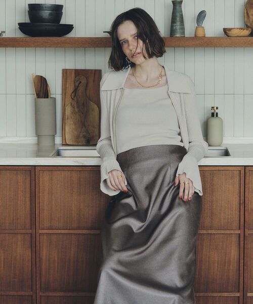 YECCA VECCA(イェッカヴェッカ)の「シャイニーロングスカート(スカート・レディース・ブラック/キャメル/モカ・M/S)」の9枚目の写真