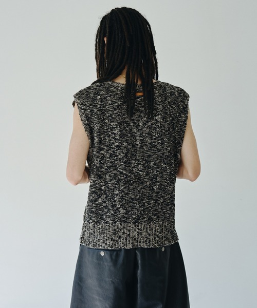 CAMPHOR WOOD(カンファーウッド)の「sleeveless cotton slub knit tops / スリーブレスコットンスラブニットベスト(ベスト・メンズ・ブラック/ライトベージュ・MEDIUM/LARGE)」の13枚目の写真