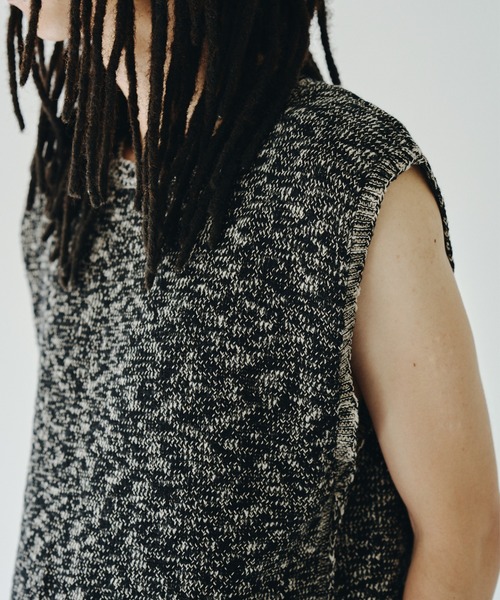 CAMPHOR WOOD(カンファーウッド)の「sleeveless cotton slub knit tops / スリーブレスコットンスラブニットベスト(ベスト・メンズ・ブラック/ライトベージュ・MEDIUM/LARGE)」の15枚目の写真
