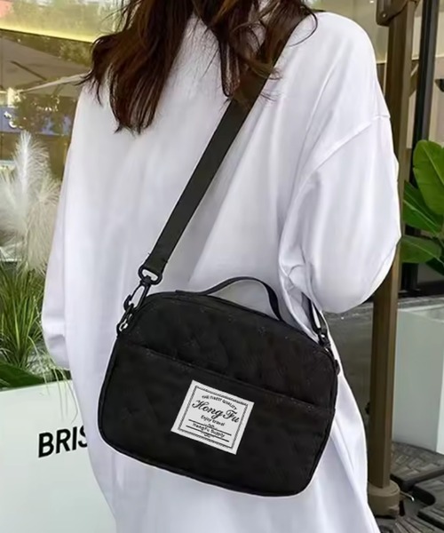 TONE SELECT GOODS（トーンセレクトグッズ）の「LESRIRE/キルティングショルダーバッグ L9214（ショルダーバッグ・レディース・ホワイト/ブラック/ピンク/グリーン/ピンクベージュ・FREE）」の2枚目の写真