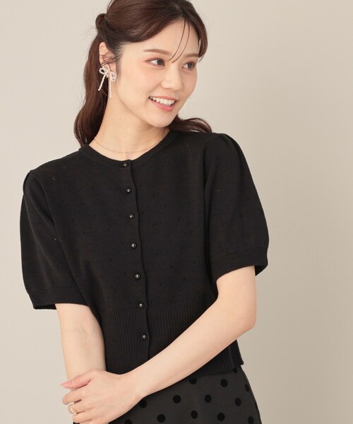 couture brooch(クチュールブローチ)の「パターンメッシュ半袖カーディガン(カーディガン/ボレロ・レディース・ブラック/ボルドー/オフホワイト・38)」の2枚目の写真