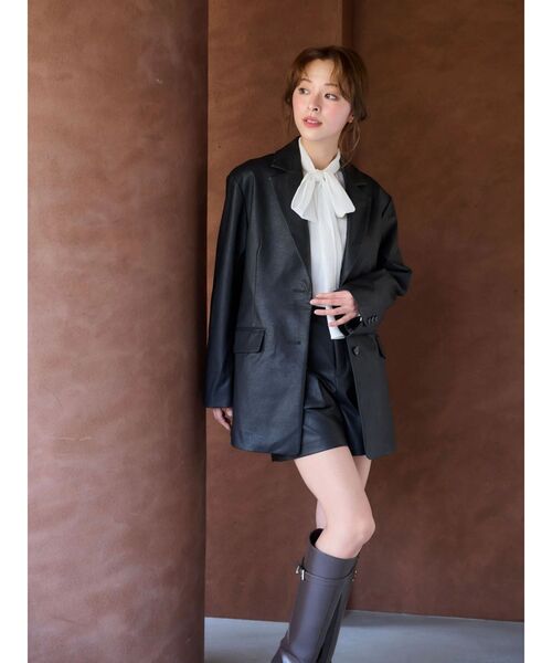 MERCURYDUO（マーキュリーデュオ）の「フェイクレザーハイウエストワークショートパンツ（その他パンツ・レディース・ブラック・SMALL/MEDIUM）」の3枚目の写真