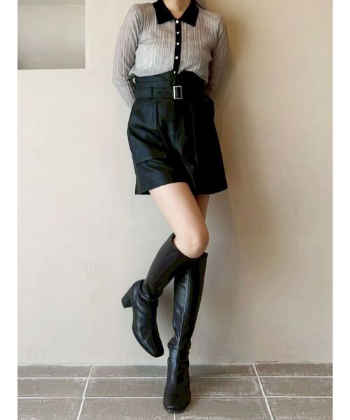 MERCURYDUO（マーキュリーデュオ）の「フェイクレザーハイウエストワークショートパンツ（その他パンツ・レディース・ブラック・SMALL/MEDIUM）」の20枚目の写真