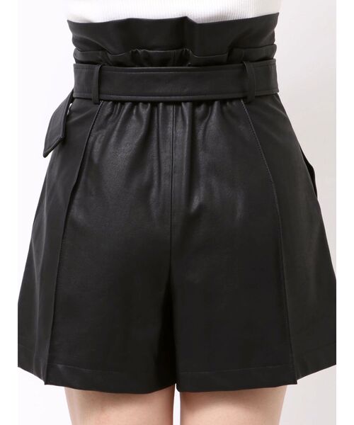 MERCURYDUO（マーキュリーデュオ）の「フェイクレザーハイウエストワークショートパンツ（その他パンツ・レディース・ブラック・SMALL/MEDIUM）」の21枚目の写真