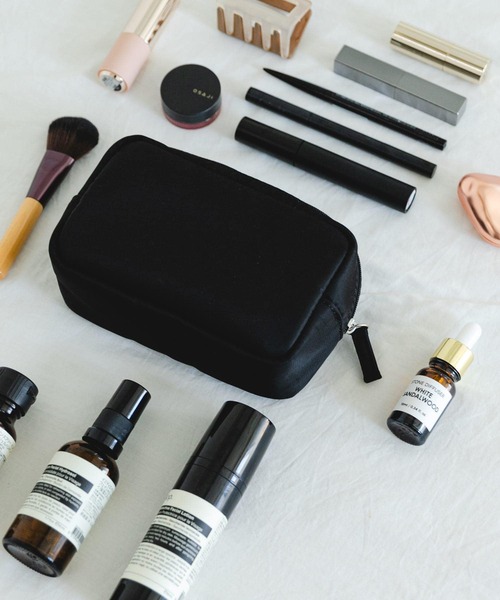 URBAN RESEARCH DOORS(アーバンリサーチドアーズ)の「撥水ポーチ大(ポーチ・レディース・ブラック/ベージュ・ONE)」の7枚目の写真