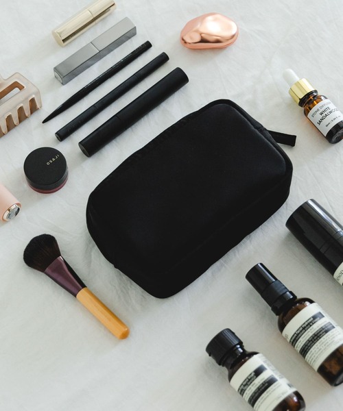 URBAN RESEARCH DOORS(アーバンリサーチドアーズ)の「撥水ポーチ大(ポーチ・レディース・ブラック/ベージュ・ONE)」の8枚目の写真