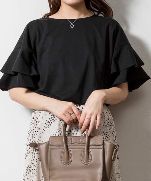 RCD(アールシーディー)の「ダブルフリルスリーブプルオーバー(Tシャツ/カットソー・レディース・ライトブラウン/テラコッタ/ベージュ/ブラック/カーキ・LL~3L/M-L)」の2枚目の写真