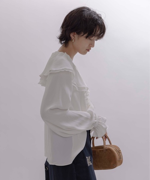 Eimee Law(エイミーロウ)の「フリルカラーブラウス(シャツ/ブラウス・レディース・ライトグレー/ネイビー/アイボリー/ブラック・FREE)」の10枚目の写真