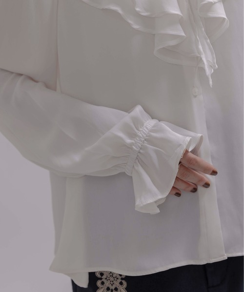 Eimee Law(エイミーロウ)の「フリルカラーブラウス(シャツ/ブラウス・レディース・ライトグレー/ネイビー/アイボリー/ブラック・FREE)」の21枚目の写真