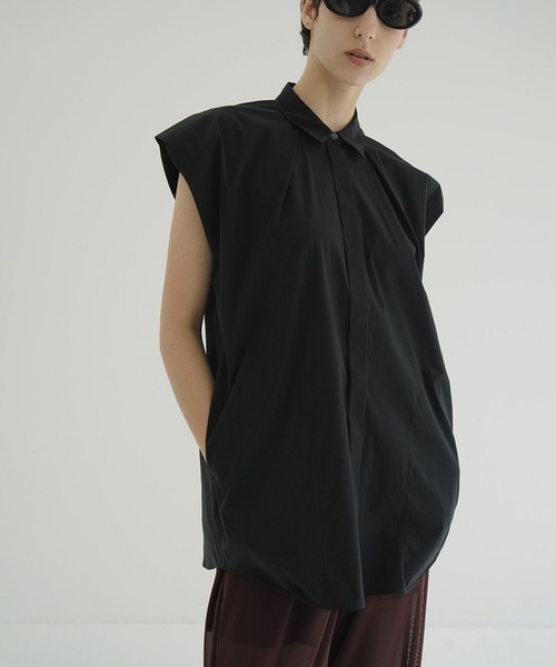 CLANE（クラネ）の「NUANCE SHOULDER OVER SHIRTS（シャツ/ブラウス・レディース・ホワイト/サックスブルー/ブラック・1/2）」の11枚目の写真