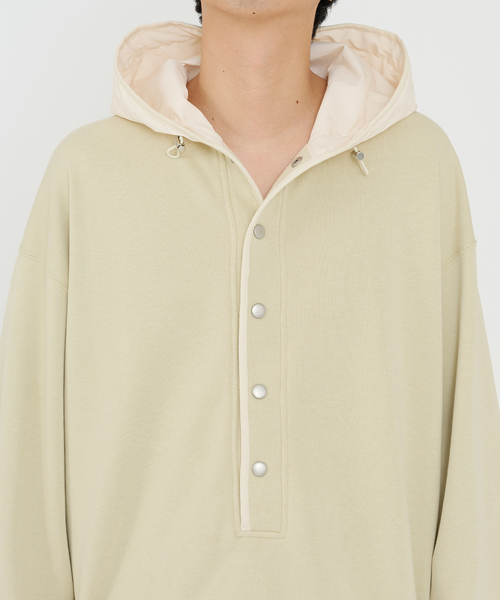 B.C STOCK（ベーセーストック）の「【Deux Allures/ドゥ アリュール】ナカワタフードトレーナー（パーカー・メンズ・ベージュ/ネイビー・MEDIUM/LARGE）」の12枚目の写真