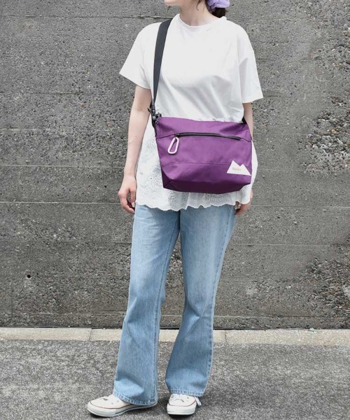Bleu Bleuet(ブルーブルーエ)の「Boiteショルダー<はっ水加工>(ショルダーバッグ・メンズ・パープル/ブラック/ブラック系その他/チャコールグレー・FREE)」の21枚目の写真