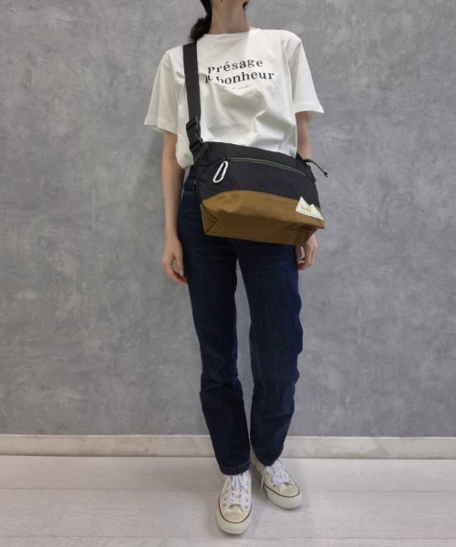 Bleu Bleuet(ブルーブルーエ)の「Boiteショルダー<はっ水加工>(ショルダーバッグ・メンズ・パープル/ブラック/ブラック系その他/チャコールグレー・FREE)」の8枚目の写真