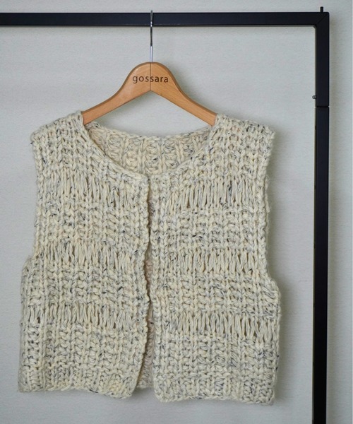 gossara（ゴサラ）の「ハンドロービングニットベスト（ベスト・レディース・ブラウン/アイボリー/チャコール・FREE）」の18枚目の写真