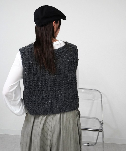 gossara（ゴサラ）の「ハンドロービングニットベスト（ベスト・レディース・ブラウン/アイボリー/チャコール・FREE）」の14枚目の写真