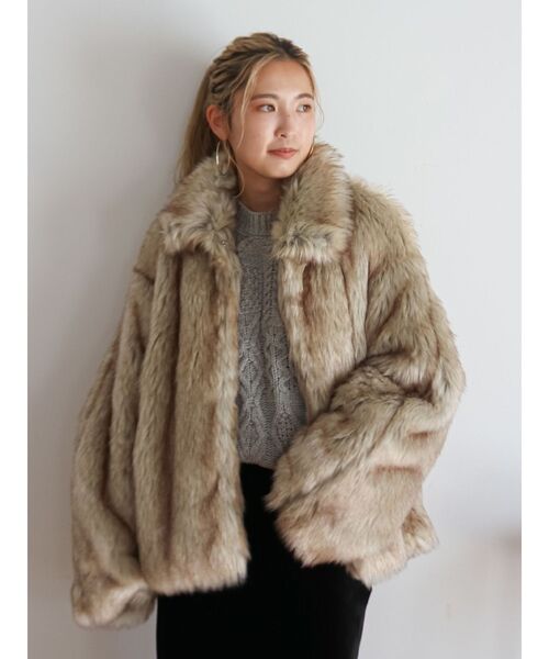 Ungrid ボリュームデザインファーコート/ベージュ セール】ボリュームデザインファーコート（ダウンジャケット/コート