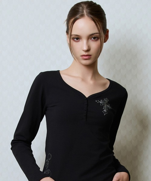 LUVISTRUE（ラヴイズトゥルー）の「GT HOTFIX SLEEVE TEE（Tシャツ/カットソー・レディース・ホワイト/ブラック/ブルー・FREE）」の2枚目の写真
