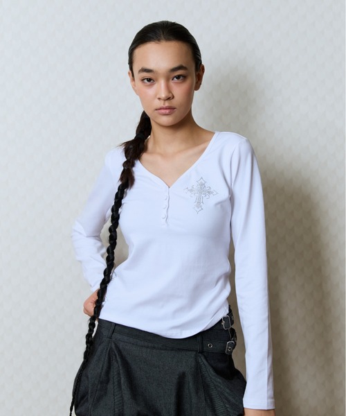 LUVISTRUE（ラヴイズトゥルー）の「GT HOTFIX SLEEVE TEE（Tシャツ/カットソー・レディース・ホワイト/ブラック/ブルー・FREE）」の7枚目の写真