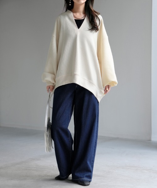 HUG.U(ハグユー)の「ワッフルキーネックロンT(Tシャツ/カットソー・レディース・ブラック/カーキ/ライトグレー/アイボリー/ブラウン・FREE)」の15枚目の写真
