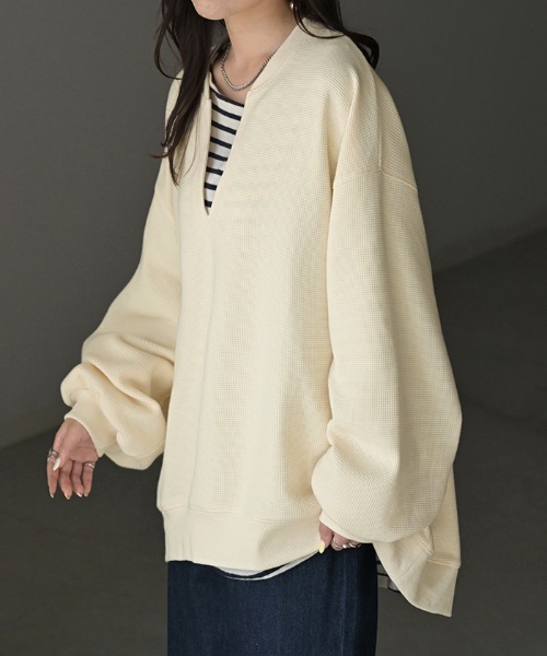 HUG.U(ハグユー)の「ワッフルキーネックロンT(Tシャツ/カットソー・レディース・ブラック/カーキ/ライトグレー/アイボリー/ブラウン・FREE)」の14枚目の写真