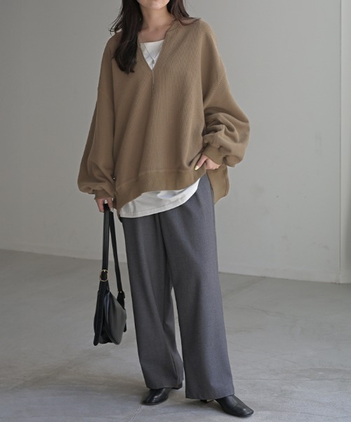 HUG.U(ハグユー)の「ワッフルキーネックロンT(Tシャツ/カットソー・レディース・ブラック/カーキ/ライトグレー/アイボリー/ブラウン・FREE)」の7枚目の写真