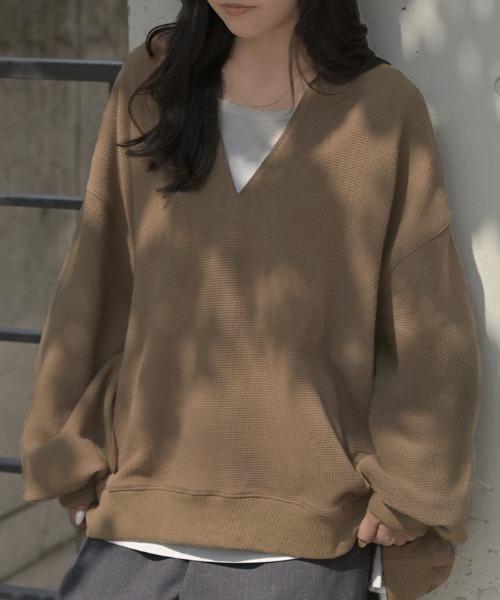 HUG.U(ハグユー)の「ワッフルキーネックロンT(Tシャツ/カットソー・レディース・ブラック/カーキ/ライトグレー/アイボリー/ブラウン・FREE)」の9枚目の写真