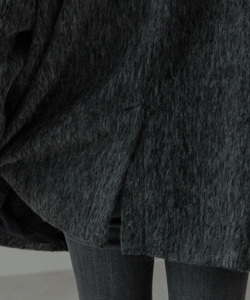 r.(アールドット)の「シャギー スタンドカラー2wayミドルコート(その他アウター・レディース・グレー/ブラック・FREE)」の9枚目の写真