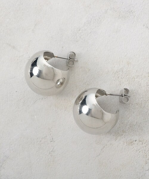 OPAQUE.CLIP(オペークドットクリップ)の「ビッグボールメタルピアス(ピアス(両耳用)・レディース・シルバー/ゴールド・00)」の1枚目の写真