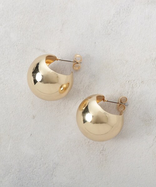 OPAQUE.CLIP(オペークドットクリップ)の「ビッグボールメタルピアス(ピアス(両耳用)・レディース・シルバー/ゴールド・00)」の2枚目の写真