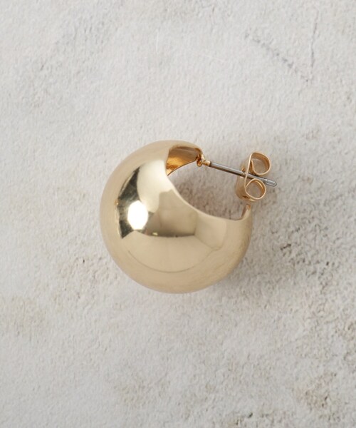 OPAQUE.CLIP(オペークドットクリップ)の「ビッグボールメタルピアス(ピアス(両耳用)・レディース・シルバー/ゴールド・00)」の4枚目の写真