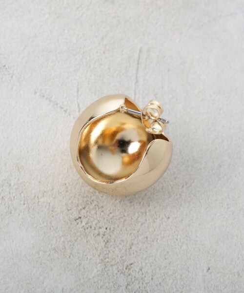 OPAQUE.CLIP(オペークドットクリップ)の「ビッグボールメタルピアス(ピアス(両耳用)・レディース・シルバー/ゴールド・00)」の5枚目の写真