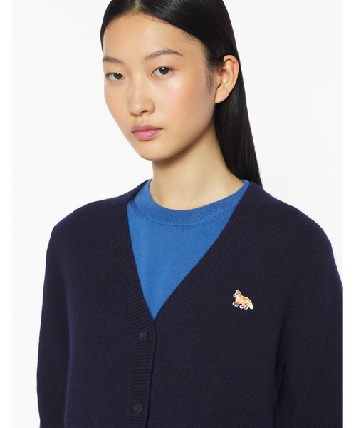 Maison Kitsune（メゾンキツネ）の「BABY FOX LAMBSWOOL BOXY CARDIGAN（カーディガン/ボレロ・レディース・ブラック/ピンク/ブラウン/ネイビー/ライトグレー・XS/M/L/S）」の5枚目の写真