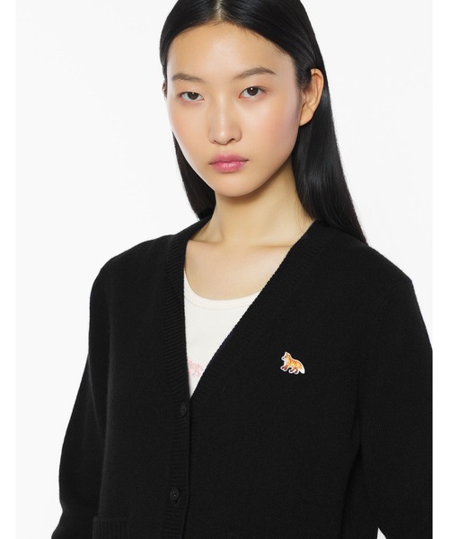 Maison Kitsune（メゾンキツネ）の「BABY FOX LAMBSWOOL BOXY CARDIGAN（カーディガン/ボレロ・レディース・ブラック/ピンク/ブラウン/ネイビー/ライトグレー・XS/M/L/S）」の10枚目の写真