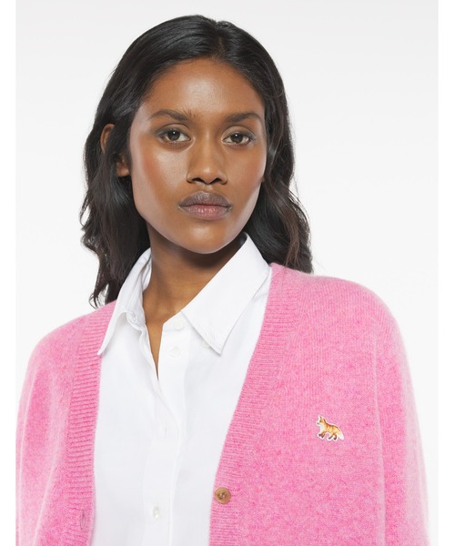 Maison Kitsune（メゾンキツネ）の「BABY FOX LAMBSWOOL BOXY CARDIGAN（カーディガン/ボレロ・レディース・ブラック/ピンク/ブラウン/ネイビー/ライトグレー・XS/M/L/S）」の16枚目の写真