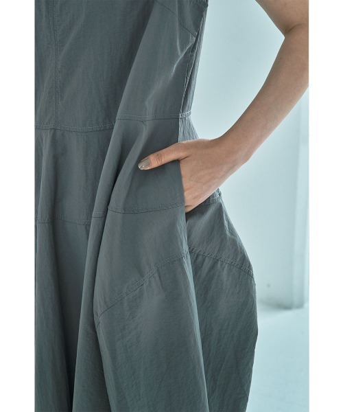 marjour（マージュール）の「COCOON NYLON ONEPIECE（ワンピース・レディース・グレー・M）」の14枚目の写真