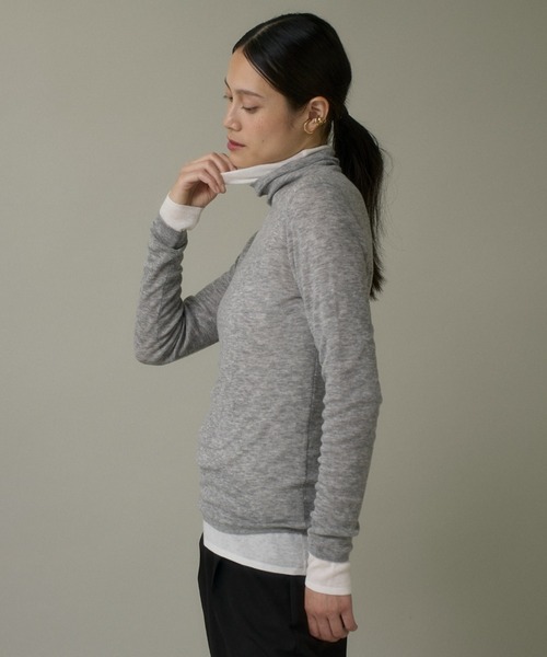 I.T.'S international(イッツインターナショナル)の「ハイネックニットプルオーバー《Melty air wool》(ニット/セーター・レディース・オフホワイト/ブラック/グレー/ピンク/ブルー・フリー)」の4枚目の写真