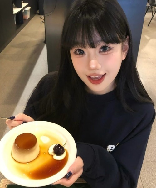 ViViDAY(ビビデー)の「バックドット柄可愛い天使の翼プリントスウェットトレーナー(スウェット・レディース・ネイビー/グレー・M)」の7枚目の写真