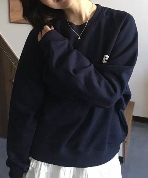 ViViDAY(ビビデー)の「バックドット柄可愛い天使の翼プリントスウェットトレーナー(スウェット・レディース・ネイビー/グレー・M)」の3枚目の写真