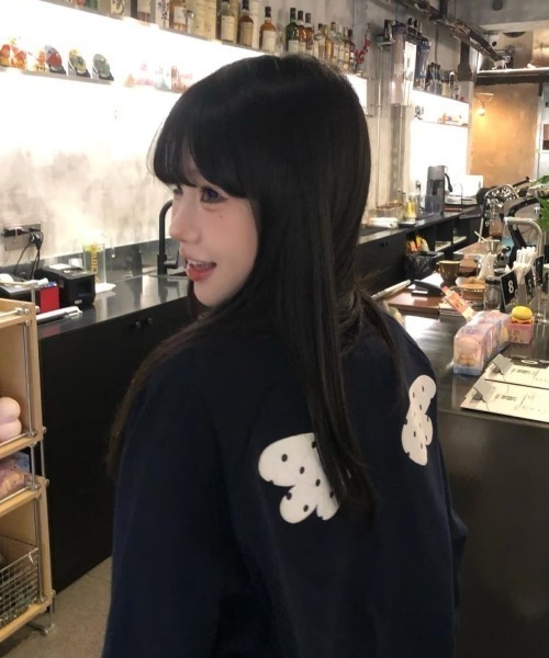 ViViDAY(ビビデー)の「バックドット柄可愛い天使の翼プリントスウェットトレーナー(スウェット・レディース・ネイビー/グレー・M)」の9枚目の写真