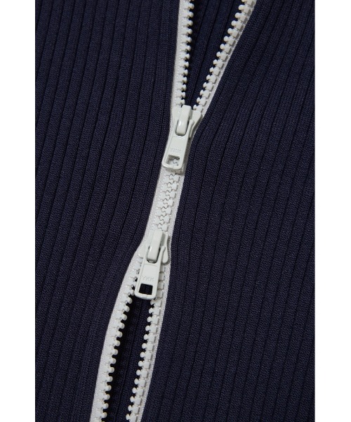 MOUSSY（マウジー）の「BI COLOR MIDDLE NECKトップス（パーカー・レディース・ネイビー/アイボリー/レッド・FREE）」の4枚目の写真