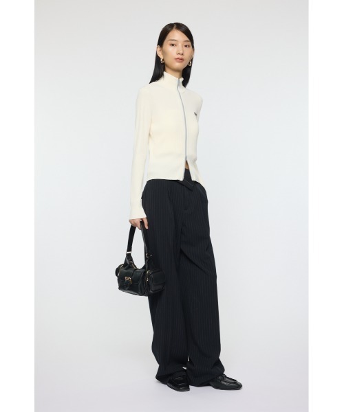 MOUSSY（マウジー）の「BI COLOR MIDDLE NECKトップス（パーカー・レディース・ネイビー/アイボリー/レッド・FREE）」の20枚目の写真